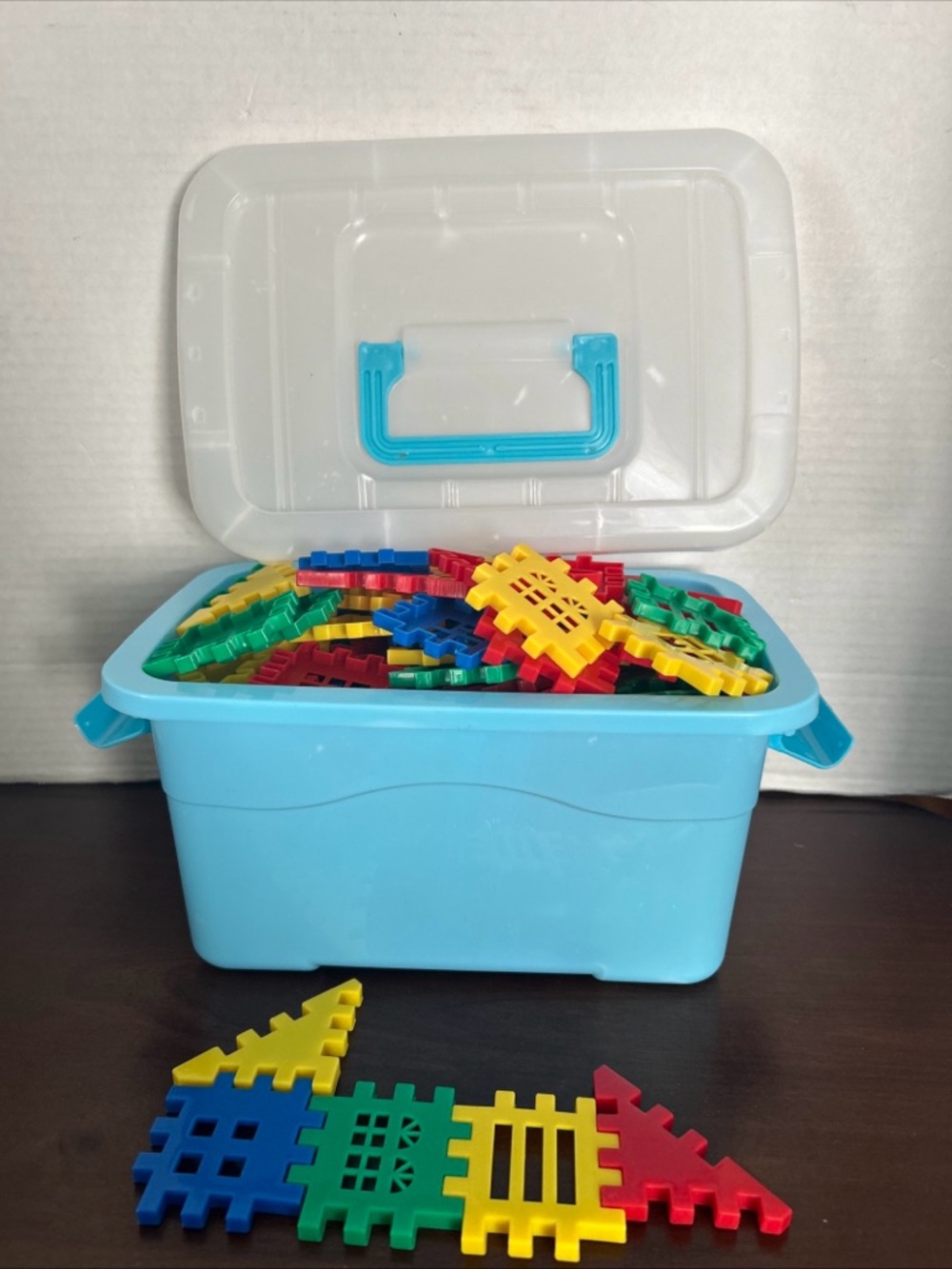 Interlocking Building Tiles - Multicolor Kids Toy Set (Blue, Yellow, Green, Red)